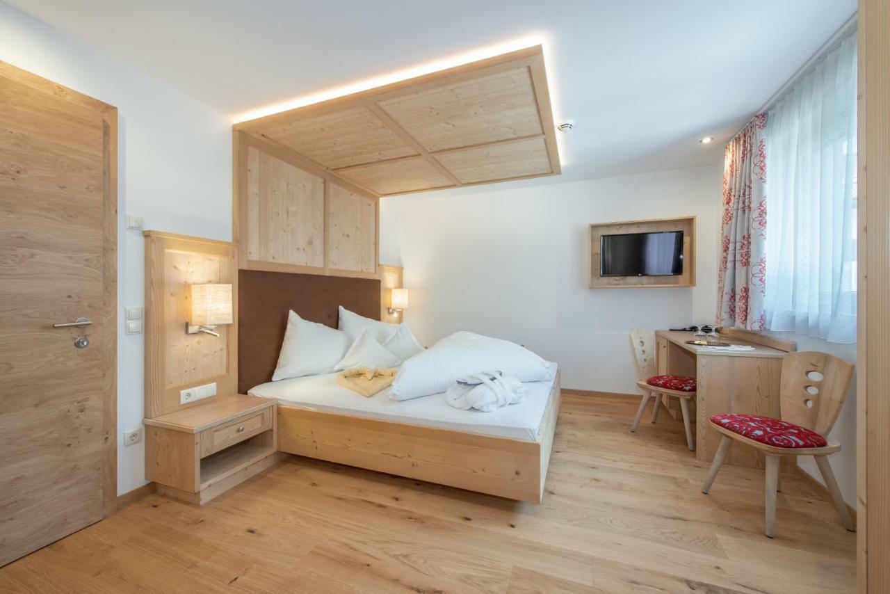 Hotel Theiner Curon Venosta Εξωτερικό φωτογραφία