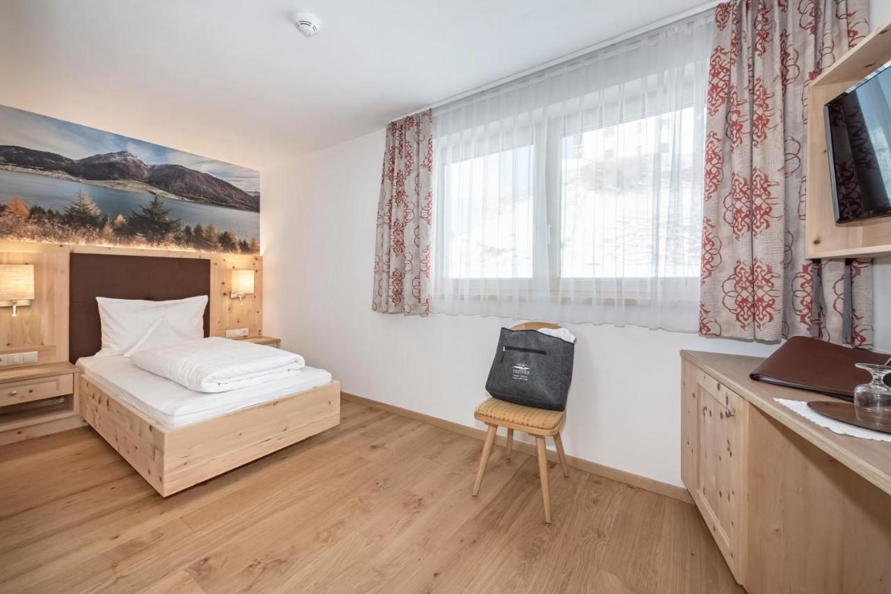 Hotel Theiner Curon Venosta Εξωτερικό φωτογραφία